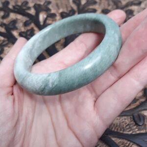 Elegant Green & White Chinese Jade Stone Bangle Bracelet 2.25" gap